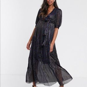 Queen bee maternity plisse midi dress multicolored